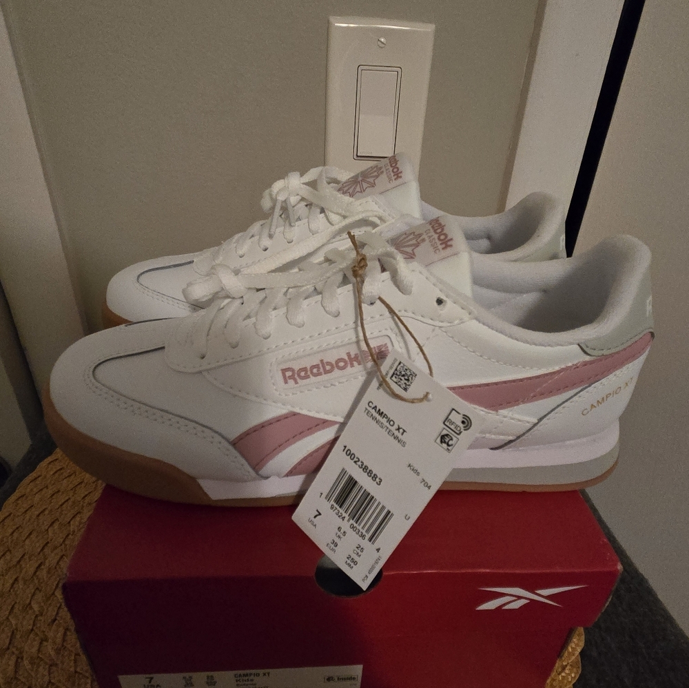 Reebok White and Pink Sneakers - Picture 3 of 5